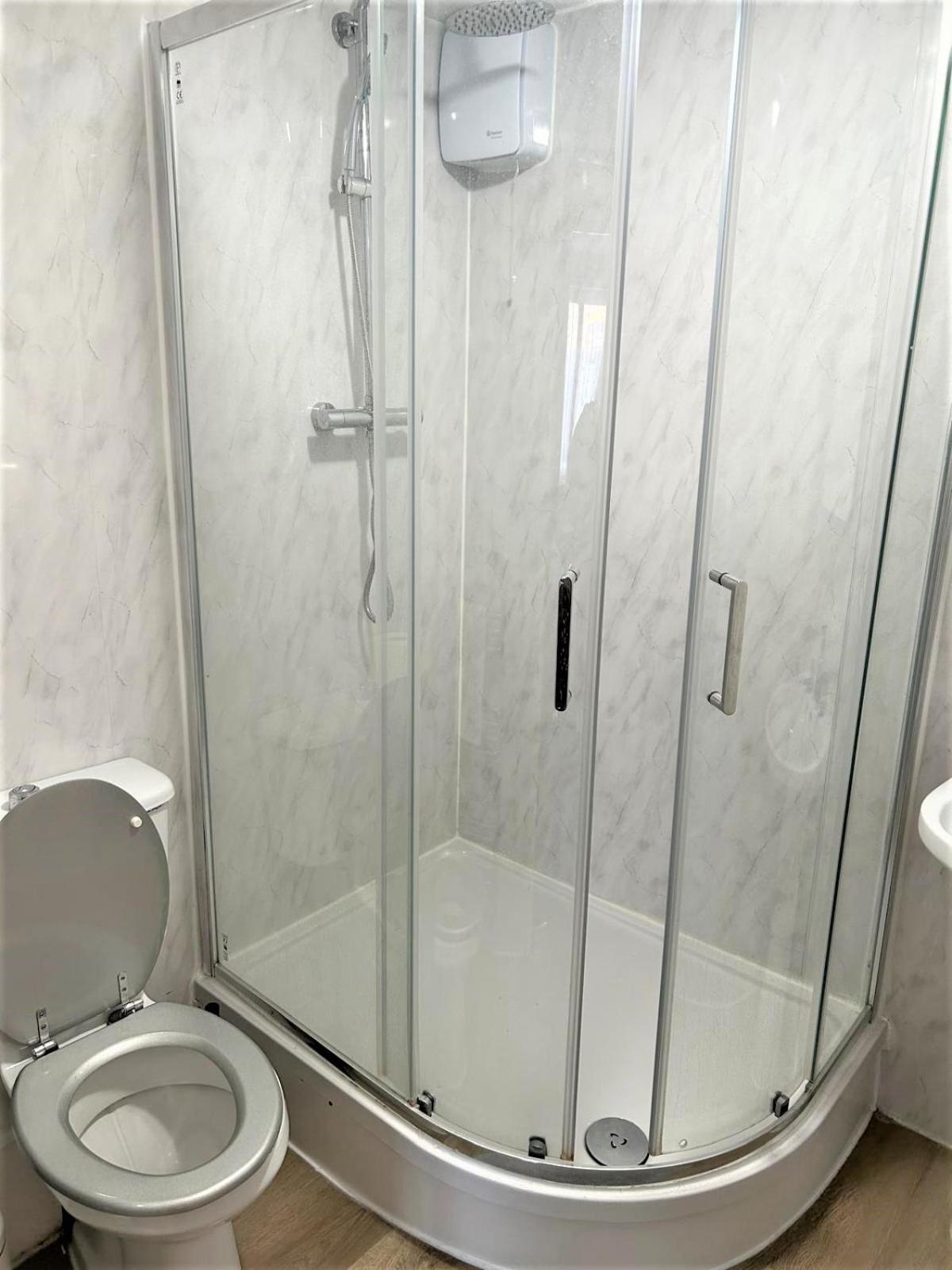 London Zone 2 Lovely 4 Bedroom Apartment - 3 Trowbridge Road Exteriér fotografie